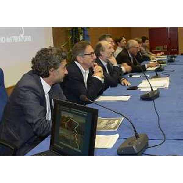 Tavolo relatori alla presentazione del nuovo PGT/Piano di Governo del Territorio. (Udine 24/09/12)