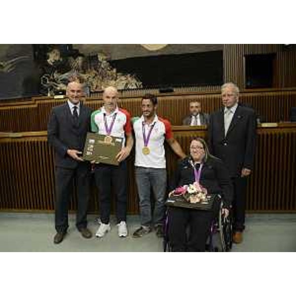 Maurizio Franz (Presidente Consiglio regionale), gli atleti Michele Pittacolo, Daniele Molmenti e Pamela Pezzutto, ed Emilio Felluga (Presidente CONI FVG) alle premiazioni di atleti, tecnici e dirigenti del FVG che hanno partecipato alle Olimpiadi di Londra, in Consiglio regionale. (Trieste 24/09/12)