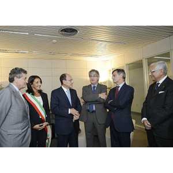 Laura Famulari (Assessore Politiche sociali Trieste), Renato Schifani (Presidente Senato), Renzo Tondo (Presidente Friuli Venezia Giulia) e Alessandro Giacchetti (Prefetto Trieste) in occasione del XIV Congresso ordinario "Il progetto dei penalisti per la giustizia", alla Stazione Marittima. (Trieste 28/09/12)