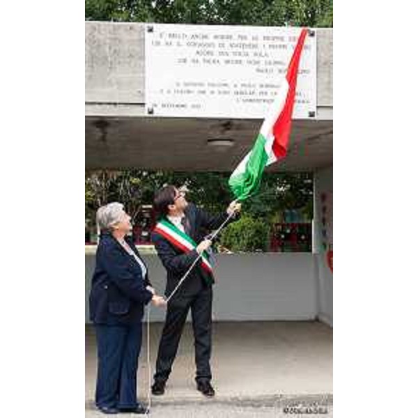 Rita Borsellino (Europarlamentare) ed Ennio Scridel (Sindaco Fiumicello) alla cerimonia d'intitolazione di una piazza a Giovanni Falcone e Paolo Borsellino. (Fiumicello 28/09/12)