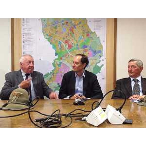 Corrado Perona (Presidente nazionale ANA-Associazione Nazionale Alpini), Luca Ciriani (Vicepresidente Friuli Venezia Giulia) e Giovanni Gasparet (Presidente provinciale ANA-Associazione Nazionale Alpini PN). (Pordenone 05/10/12)