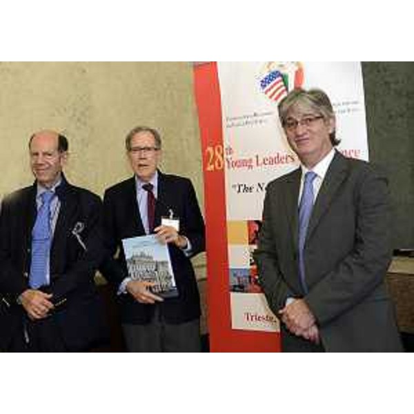 Dennis F. Redmont (ConsIUSA-Consiglio Relazioni Italia-USA, Responsabile Comunicazione Media e Sviluppo), Micael Calingaert (Vicepresidente esecutivo ConsIUSA) e Renzo Tondo (Presidente Friuli Venezia Giulia) alla XXVIII Conferenza degli "Young Leaders", nella sede della Regione FVG. (Trieste 06/10/12)