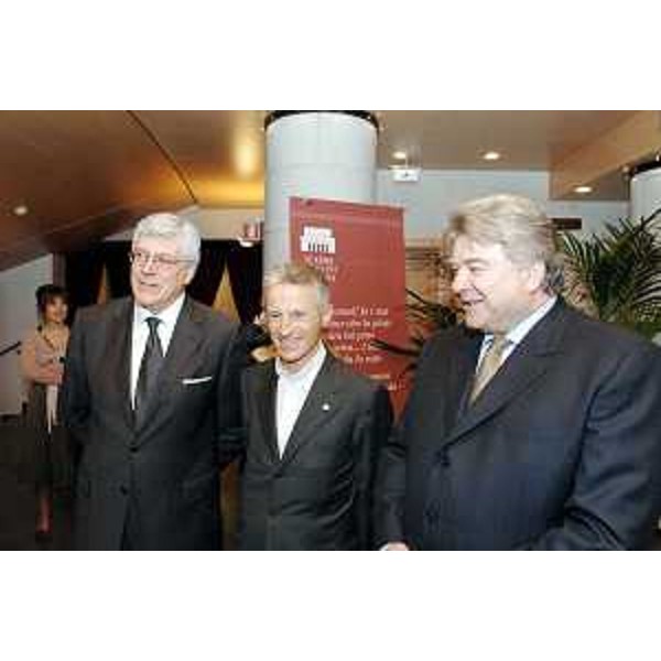 Riccardo Illy (Presidente Regione Friuli Venezia Giulia) con Claudio Colussi (Sindaco di Casarsa) e Elio De Anna (Presidente della Provincia di Pordenone) all'inaugurazione del teatro di Casarsa. (Casarsa 17/03/07)