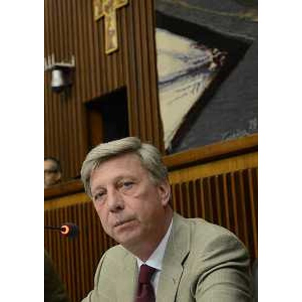 Giorgio Venier Romano (Presidente III Commissione consiliare) durante le audizioni sul disegno di legge della Giunta di riordino istituzionale e organizzativo del SSR-Servizio Sanitario Regionale. (Trieste 09/10/12)