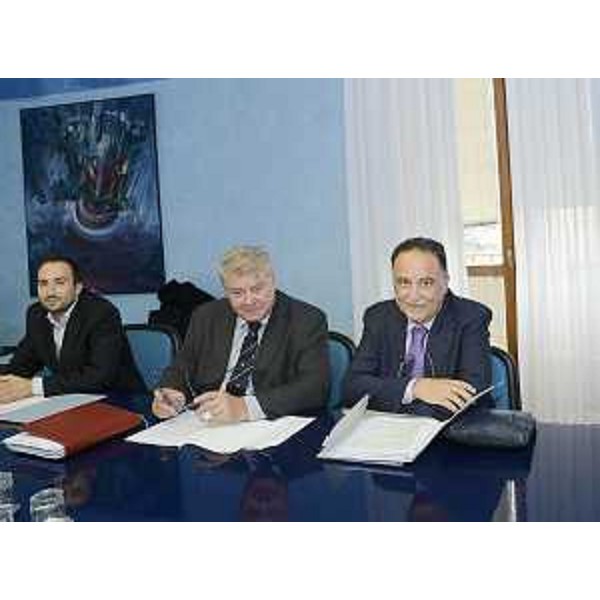 Devan Jagodic (Direttore SLORI-Istituto sloveno di Ricerche), Elio De Anna (Assessore regionale Cultura, Sport, Relazioni internazionali e comunitarie, Funzione pubblica, Autonomie locali e Coordinamento Riforme) e Giuseppe Napoli (Vicedirettore centrale Cultura, Sport, Relazioni internazionali e comunitarie). (Trieste 09/10/12)