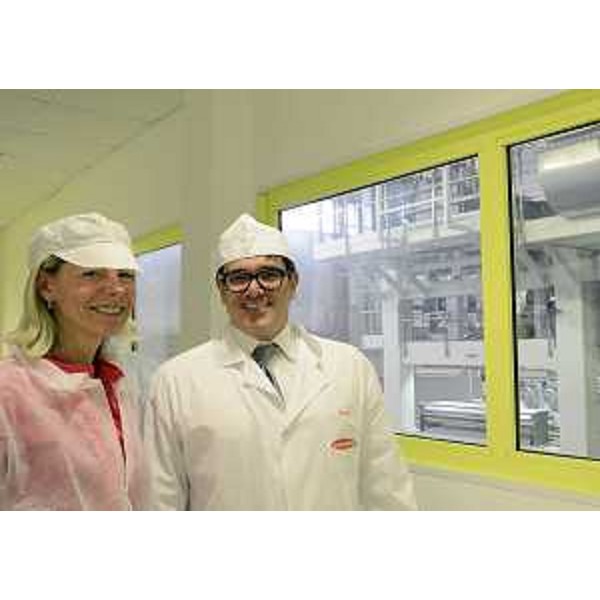 Federica Seganti (Assessore regionale Attività produttive) visita lo stabilimento di Pasta Zara accompagnata da Furio Bragagnolo (Presidente Pasta Zara). (Muggia 10/10/12)