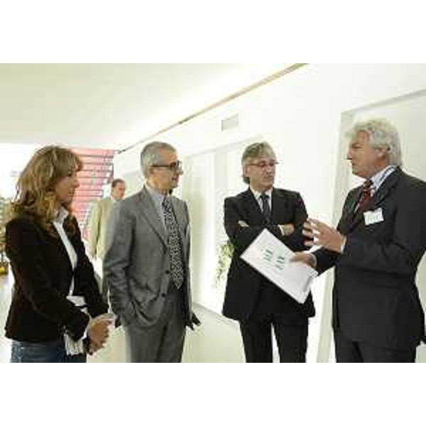 Michela Gasparutti (Capo segreteria presidente Tondo), Adriano Luci (Presidente Confindustria Udine), Renzo Tondo (Presidente Friuli Venezia Giulia) e Paolo Galliano (Ceo SIRE Analytical Systems). (Nimis 12/10/12)