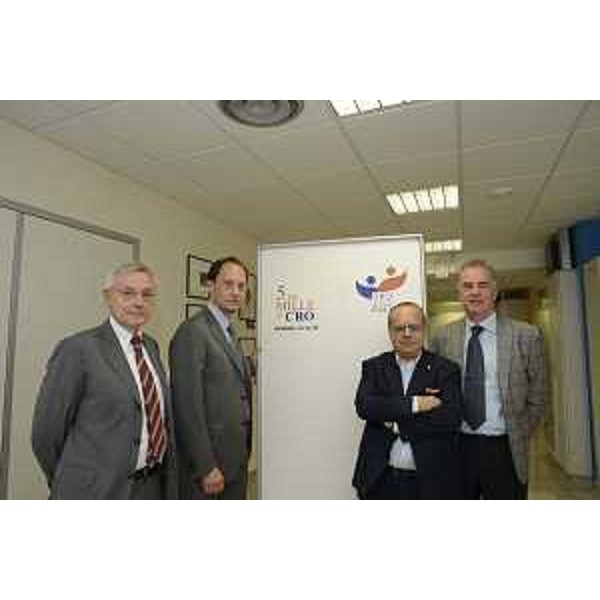 Piero Cappelletti (Direttore generale CRO-Centro di Riferimento Oncologico), Luca Ciriani (Vicepresidente FVG e assessore regionale Salute), Michelangelo Agrusti (Presidente Comitato di indirizzo CRO) e Paolo De Paoli (Direttore sanitario CRO) al CRO-Centro di Riferimento Oncologico. (Aviano 15/10/12)