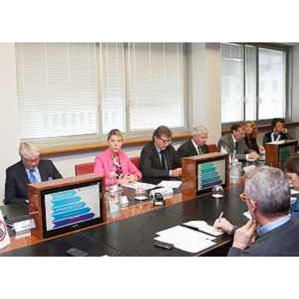 Antonio Paoletti (Presidente CCIAA Trieste), Federica Seganti (Assessore regionale Attività produttive), Giovanni Da Pozzo (Presidente Unioncamere FVG), Giovanni Pavan (Presidente CCIAA Pordenone) e Marco Bruseschi (Vicepresidente CCIAA Udine) alla presentazione del progetto "FVG vs global competition". (Udine 15/10/12)