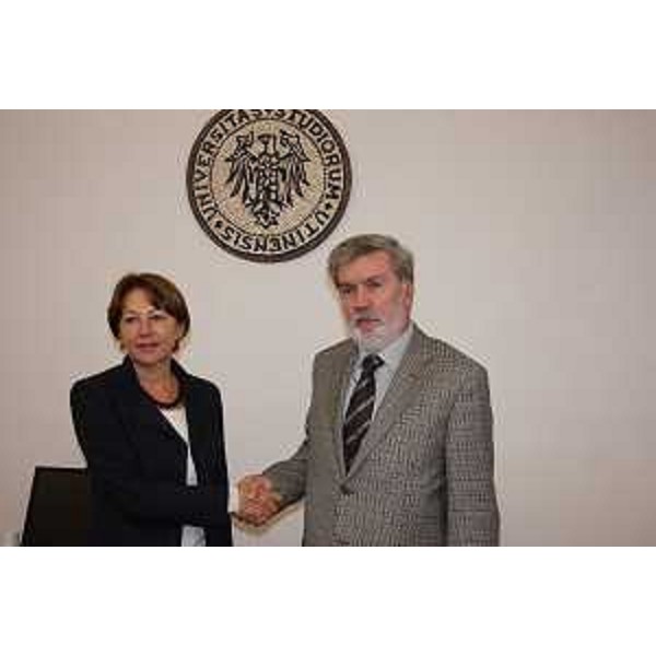 Cristiana Compagno (Rettore Università Udine) e Lorenzo Zanon (Presidente ARLeF-Agienzie Regjonal pe Lenghe Furlane). (Udine 15/10/12)