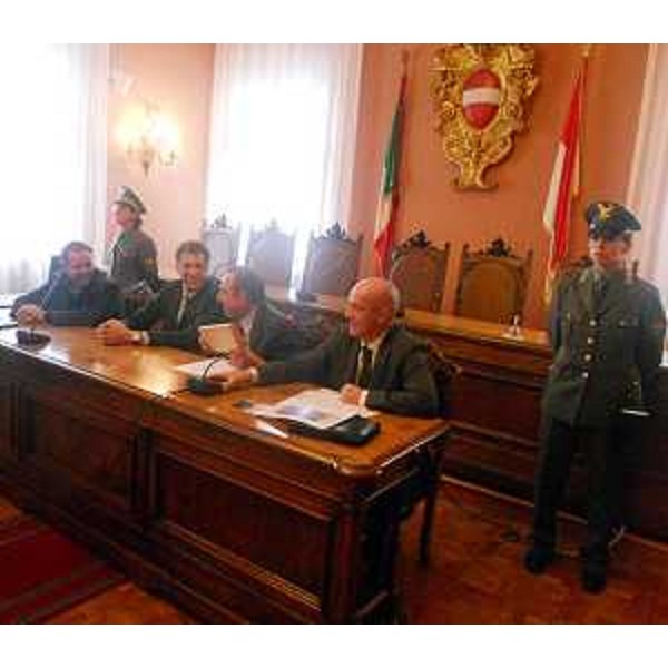 Stefano Balloch (Sindaco Cividale), Claudio Violino (Assessore regionale Risorse forestali) e Luca Bulfone (Direttore regionale Risorse rurali, agroalimentari e forestali). (Cividale del Friuli 16/10/12)