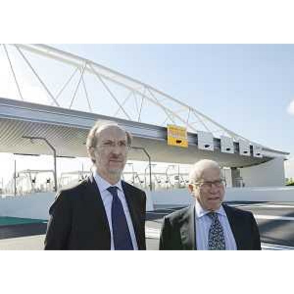 Riccardo Riccardi (Assessore regionale Infrastrutture FVG) ed Emilio Terpin (Presidente Autovie Venete) all'inaugurazione del nuovo casello di Meolo (VE) sulla A4. (Meolo 16/10/12)