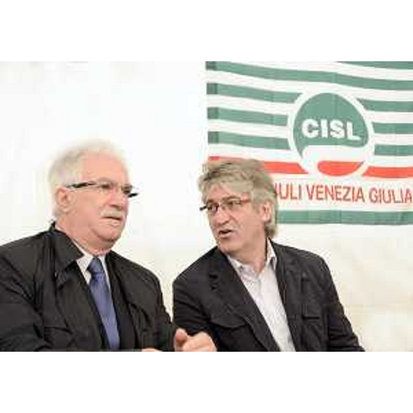 Raffaele Bonanni (Segretario nazionale CISL) e Renzo Tondo (Presidente Friuli Venezia Giulia) al meeting annuale della CISL del Friuli Venezia Giulia. (Magnano in Riviera 17/10/12)