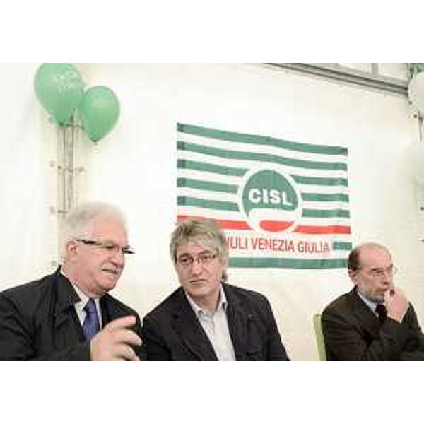 Raffaele Bonanni (Segretario nazionale CISL), Renzo Tondo (Presidente Friuli Venezia Giulia) e Paolo Feltrin (Docente universitario) al meeting annuale della CISL del Friuli Venezia Giulia. (Magnano in Riviera 17/10/12)