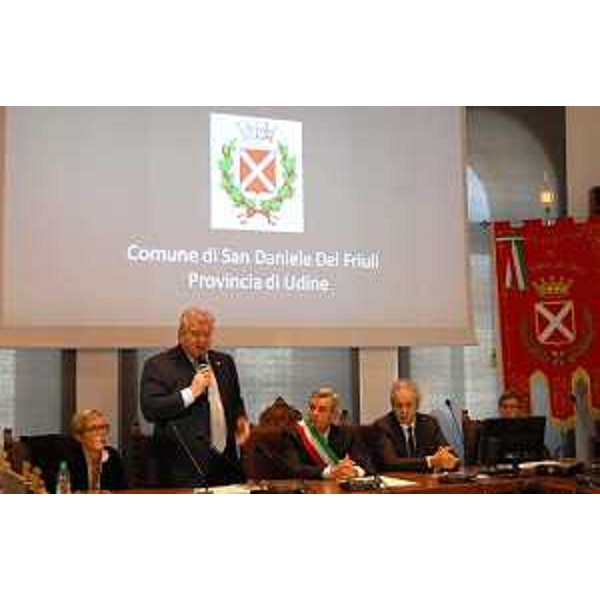 Intervento di Elio De Anna (Assessore regionale Cultura) alla cerimonia di riapertura della Biblioteca Guarneriana. (San Daniele del Friuli 19/10/12)