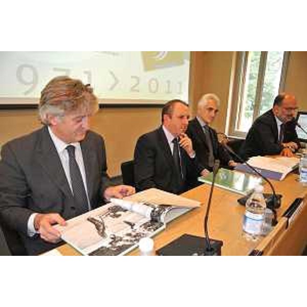 Renzo Tondo (Presidente Friuli Venezia Giulia) e Claudio Violino (Assessore regionale Risorse rurali) alla presentazione del libro "Una storia che viene da lontano", per i 40 anni di attività dell'ETP-Ente Tutela Pesca, a Villa Manin. (Passariano 20/10/12)