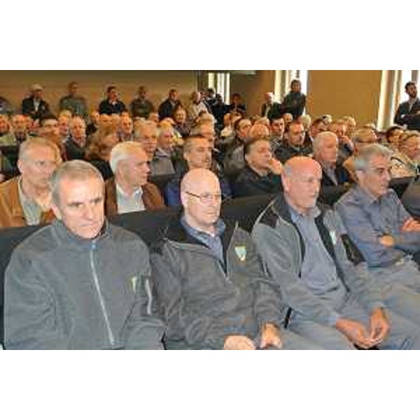 Guardie ittiche e pubblico alla presentazione del libro "Una storia che viene da lontano", per i 40 anni di attività dell'ETP-Ente Tutela Pesca, a Villa Manin. (Passariano 20/10/12)