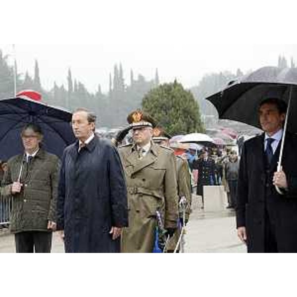 Renzo Tondo (Presidente Friuli Venezia Giulia), Gianfranco Fini (Presidente Camera deputati), Claudio Graziano (Capo di Stato maggiore Esercito) e Saverio Ruperto (Sottosegretario Ministero Interno) alla celebrazione della Festa dell'Unità Nazionale e delle Forze Armate. (Sacrario di Redipuglia 04/11/12)