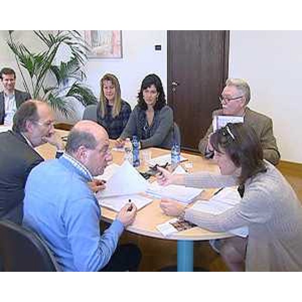 Riunione per la firma di affidamento dei lavori per il restauro del castello di Colloredo di Monte Albano, nella sede della Comunità collinare del Friuli. (Colloredo 06/11/12)