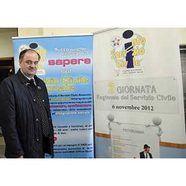 Roberto Molinaro (Assessore regionale Istruzione, Università, Ricerca, Famiglia, Associazionismo e Cooperazione) alla II Giornata regionale del Servizio civile. (Udine 06/11/12)