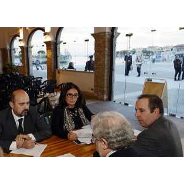 Franco Manzato (Assessore Pesca Veneto), Maria Severina Liberati (Dirigente Ministero Politiche agricole, alimentari e forestali), Davide Barchi (Responsabile servizio Sviluppo Economia ittica e produzioni animali Emilia-Romagna) e Claudio Violino (Assessore Risorse agroalimentari Friuli Venezia Giulia). (Marano Lagunare 08/11/12)