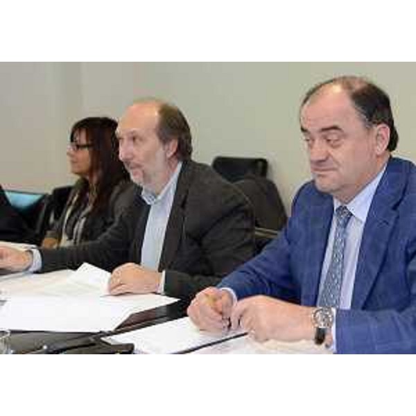 Gli assessori regionali Angela Brandi (Lavoro Formazione Commercio Pari Opportunità), Riccardo Riccardi (Infrastrutture Mobilità Pianificazione territoriale Lavori pubblici) e Roberto Molinaro (Istruzione Università Ricerca Famiglia Associazionismo Cooperazione) durante la riunione della Giunta regionale. (Udine 09/11/12)