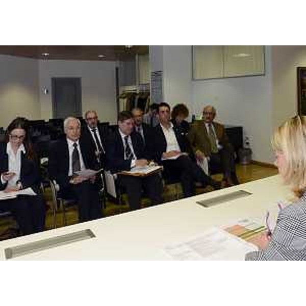 Federica Seganti (Assessore regionale Attività produttive) con rappresentanti delle categorie economiche. (Udine 09/11/12)