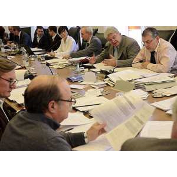 Elio De Anna (Assessore regionale Cultura) in VI Commissione consiliare. (Trieste 13/11/12)