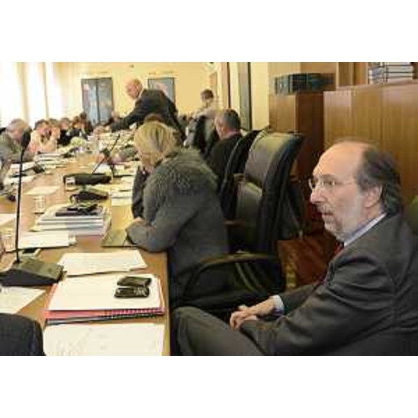 Riccardo Riccardi (Assessore regionale Infrastrutture Mobilità Pianificazione territoriale Lavori pubblici) in VI Commissione consiliare. (Trieste 13/11/12)