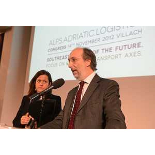 Riccardo Riccardi (Assessore Infrastrutture FVG) interviene al primo Alpe.Adria.Logistik Kongress. (Warmbad, Villaco 14/11/12)