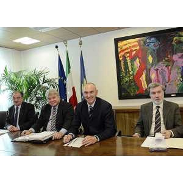 Gli assessori regionali R.Molinaro (Istruzione) ed E.De Anna (Cultura), M.Franz (Presidente Consiglio regionale) e L.Zanon (Presidente ARLeF-Agenzia regionale lingua friulana). (Udine 16/11/12)