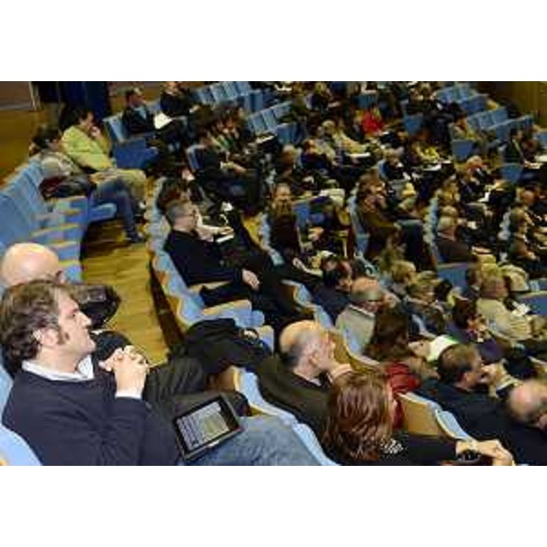 Pubblico e rappresentanti degli Enti primari del FVG durante l'illustrazione del bilancio 2013 per la Cultura, nell'Auditorium della Regione. (Udine 19/11/12)