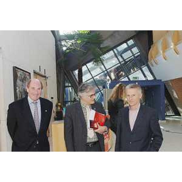 Riccardo Illy (Presidente Regione Friuli Venezia Giulia) con Alessandro Garofalo (Imprenditore) e Georg Oberrauch (Imprenditore) al terzo Forum Altoatesino dell'Economia. (Bressanone (BZ) 23/03/07)