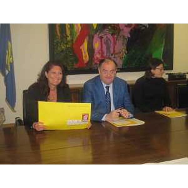Luisa Sello (Presidente Associazione Amici della Musica) e Roberto Molinaro (Assessore regionale Istruzione, Università, Ricerca e Associazionismo) alla presentazione del progetto GAMMA-Giovani Amici della Musica Maestri Affiancati. (Udine 19/11/12)