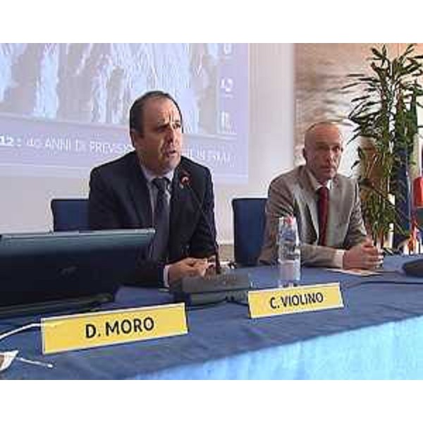 Claudio Violino (Assessore regionale Risorse rurali, agroalimentari e forestali) e Luca Bulfone (Direttore regionale Risorse rurali, agroalimentari e forestali) al convegno "1972-2012, 40 anni di previsione valanghe in Friuli". (Udine 21/11/12)