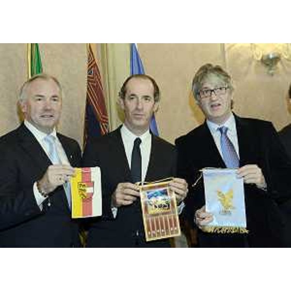 I presidenti Gerhard Doerfler (Carinzia), Luca Zaia (Veneto) e Renzo Tondo (Friuli Venezia Giulia) alla costituzione del GECT (Gruppo Europeo di Cooperazione Territoriale) "Euregio Senza Confini", a palazzo Balbi. (Venezia 27/11/12)