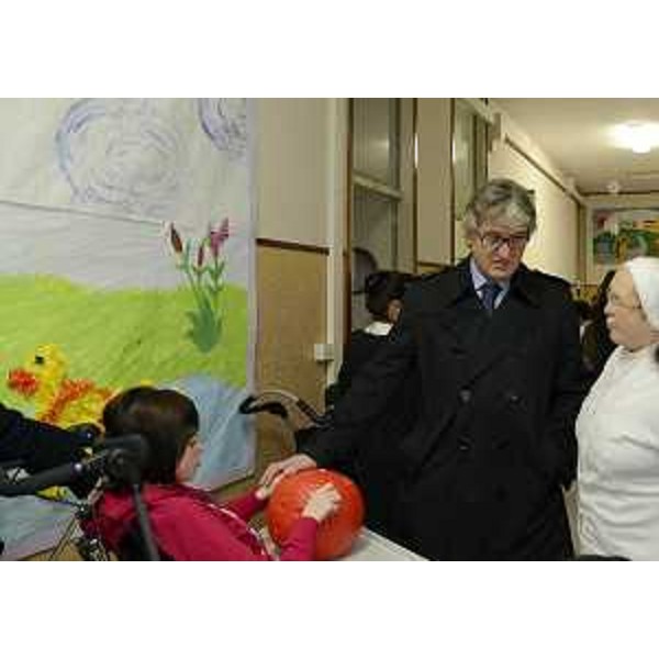 Renzo Tondo (Presidente Friuli Venezia Giulia) visita il Centro psicopedagogico Santa Maria dei Colli gestito dalle religiose della congregazione delle Sorelle dei Poveri di Santa Caterina da Siena. (Fraelacco di Tricesimo 30/11/12)