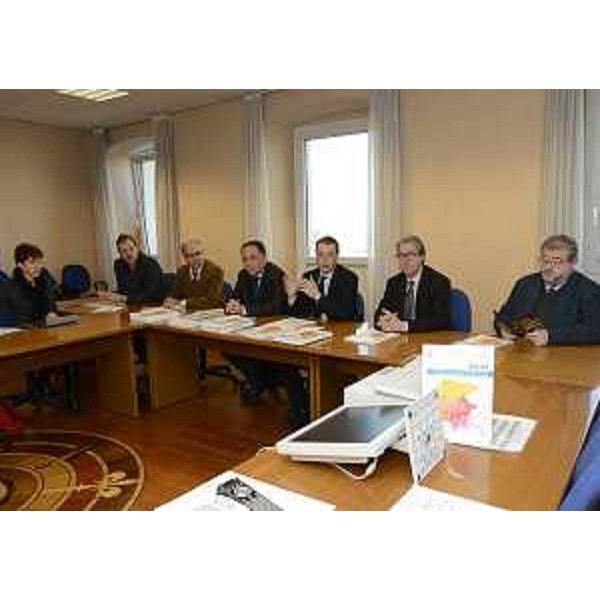 Giorgio Simon (Curatore scientifico), Giuseppe Napoli (Presidente Federsanità ANCI FVG), Gianni Cortiula (Direttore centrale Salute Regione FVG), Fabio Samani e Marco Bertoli (Direttori ASS 1 "Triestina" e 2 "Isontina") alla presentazione dell'Atlante dei servizi sanitari del FVG in sloveno. (Trieste 11/12/12)