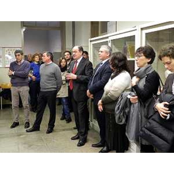 Roberto Molinaro (Assessore regionale Istruzione) all'inaugurazione del laboratorio sanitario presso l'Istituto Professionale di Stato per l'Industria e l'Artigianato (IPSIA) "Giacomo Ceconi". (Udine 15/12/12)