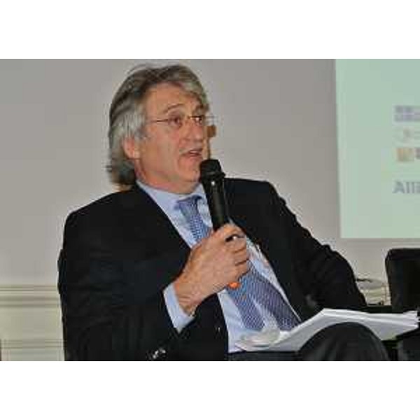 Renzo Tondo (Presidente Friuli Venezia Giulia) interviene nel corso della tavola rotonda "Il futuro è il Porto", organizzata da Il Piccolo. (Trieste 12/12/12)