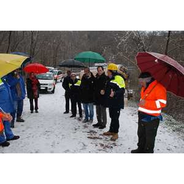 Sopralluogo di Luca Ciriani (Vicepresidente FVG e assessore regionale Protezione civile) sulla strada per Preplans. (Frisanco 14/12/12)