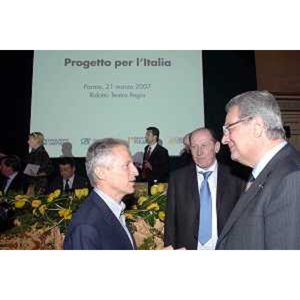 Riccardo Illy (Presidente Regione Friuli Venezia Giulia) con Angelo Sette (Presidente di FriulAdria) e Magoni ritratti in occasione della presentazione del Progetto Credit Agricole. (Parma 21/03/07)
