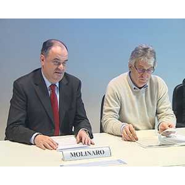 Roberto Molinaro (Assessore regionale Università Ricerca) e Renzo Tondo (Presidente Friuli Venezia Giulia) alla conferenza stampa di presentazione dei tre cluster tecnologici nazionali, banditi dal MIUR, a cui partecipa il FVG. (Udine 03/01/13)