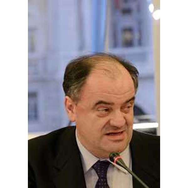 Roberto Molinaro (Assessore regionale Istruzione) all'incontro d'avvio del progetto "KEPASS-Knowledge Exchange Program for the Adriatic School System". (Trieste 17/01/13)