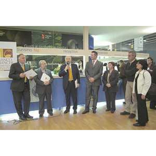 Enrico Bertossi (Assessore regionale alle attività produttive) ritratto in occasione del Suo intervento sul progetto Bianco & Bianchi presentato al Vinitaly. (Verona 30/03/07)