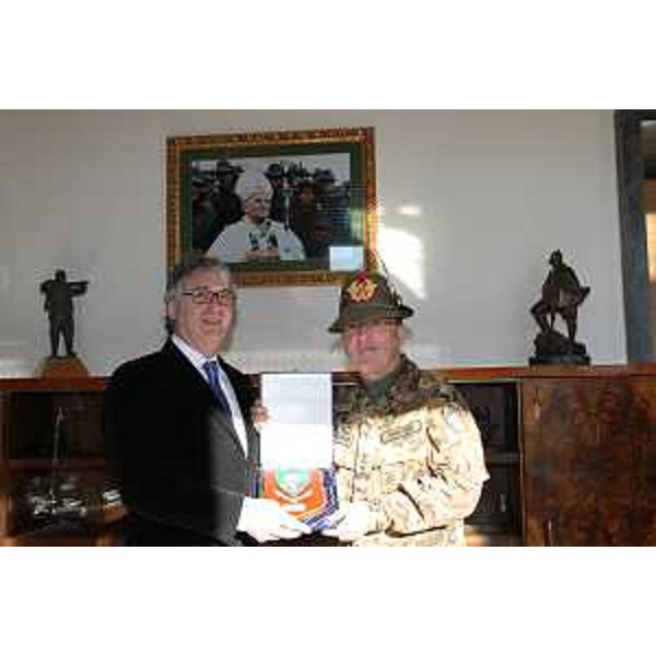 Renzo Tondo (Presidente Friuli Venezia Giulia) e Alberto Primicerj (Comandante Truppe Alpine, generale di Corpo d'Armata). (Bolzano 29/01/13)