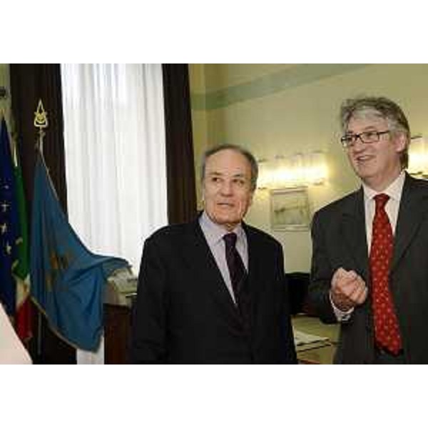 Franco Gallo (Presidente Corte Costituzionale) e Renzo Tondo (Presidente Friuli Venezia Giulia) in occasione della seduta celebrativa per il 50° anniversario della promulgazione dello Statuto di Autonomia della Regione Friuli Venezia Giulia, in Consiglio regionale. (Trieste 31/01/2013)