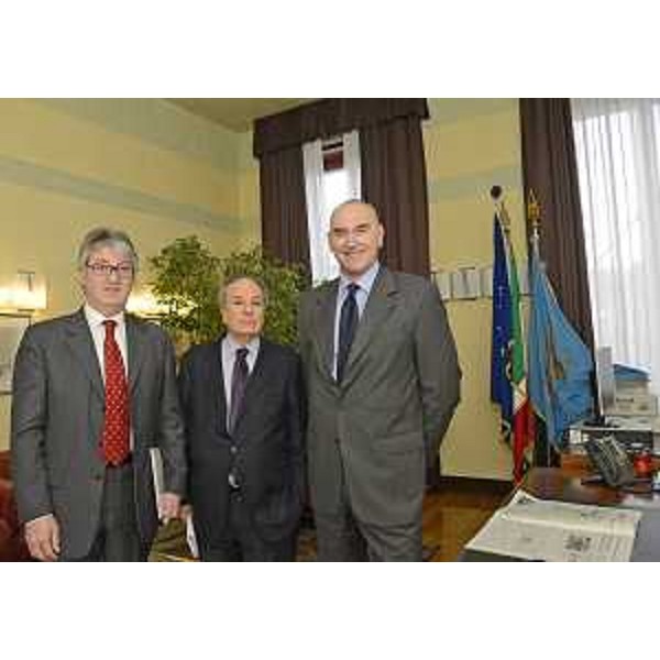 Renzo Tondo (Presidente Friuli Venezia Giulia), Franco Gallo (Presidente Corte Costituzionale) e Maurizio Franz (Presidente Consiglio regionale) in occasione della seduta celebrativa per il 50° anniversario della promulgazione dello Statuto di Autonomia della Regione Friuli Venezia Giulia, in Consiglio regionale. (Trieste 31/01/2013)