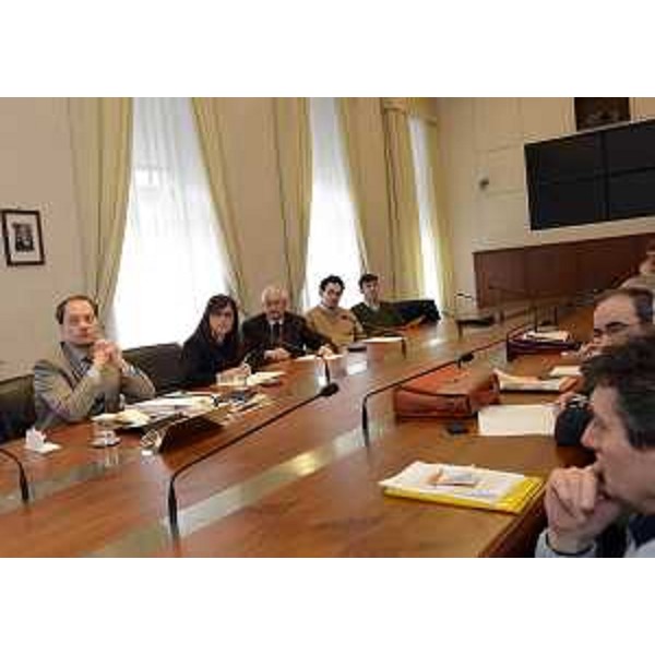 Luca Ciriani (Vicepresidente FVG) e Angela Brandi (Assessore regionale Lavoro) alla riunione del tavolo istituzionale sul rilancio dello stabilimento della Ideal Standard di Orcenico Inferiore (PN). (Trieste 06/02/13)