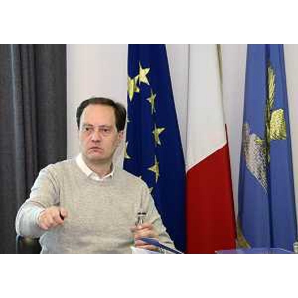 Luca Ciriani (Vicepresidente FVG e assessore regionale Salute Integrazione socio sanitaria Politiche sociali Protezione civile) durante la riunione della Giunta regionale. (Udine 08/02/13)